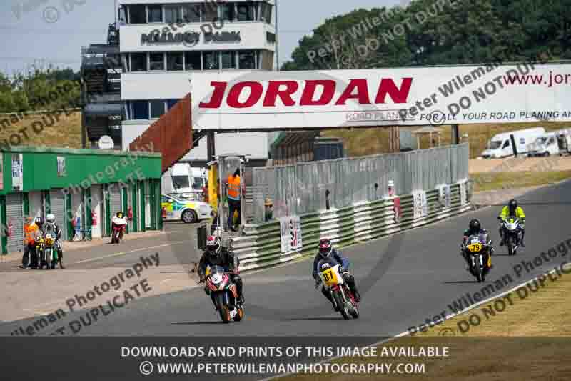 Vintage motorcycle club;eventdigitalimages;mallory park;mallory park trackday photographs;no limits trackdays;peter wileman photography;trackday digital images;trackday photos;vmcc festival 1000 bikes photographs